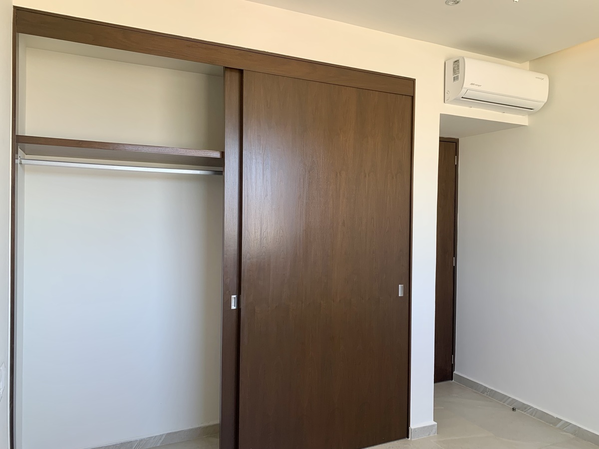 30 of 43: Recámara secundaria