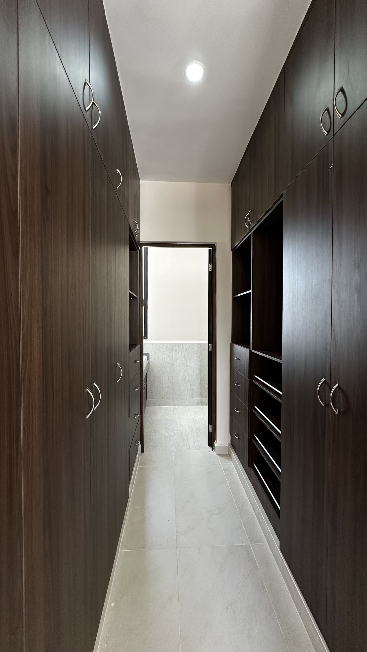 13 de 26: CLOSET VESTIDOR