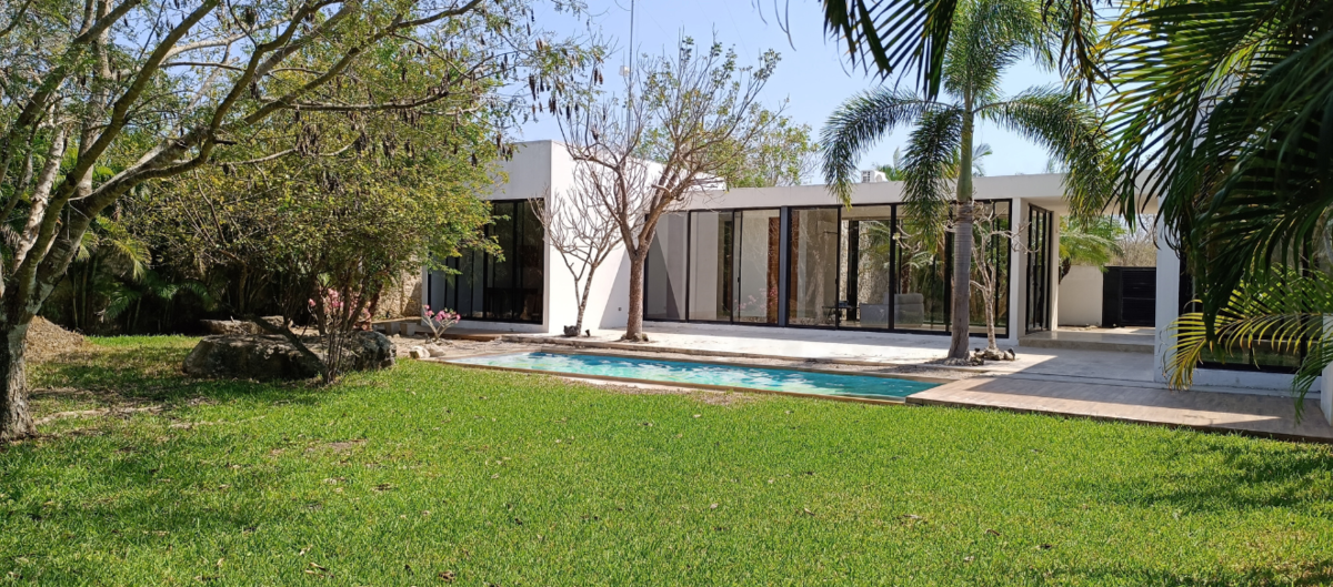 4 de 46: FACHADA POSTERIOR