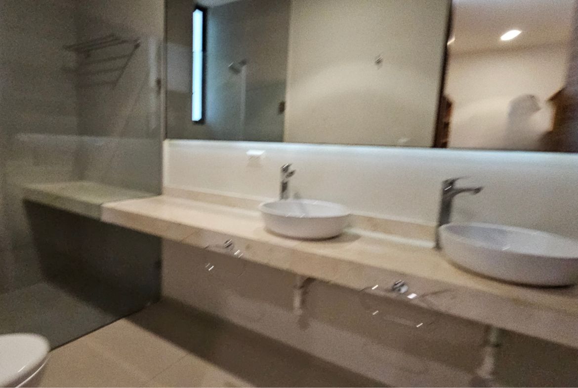 29 de 46: BAÑO HABITACIÓN PRINCIPAL