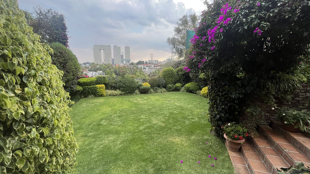 Casa en Venta en Bosque De Olivos con 3 Recámaras, 2 Baños y 500 Metros Cuadrados Casa en Venta en Bosque De Olivos con 3 Recámaras, 2 Baños y 500 Metros Cuadrados