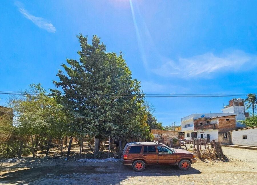 Terreno en esquina en el centro de Ixtapa Jalisco