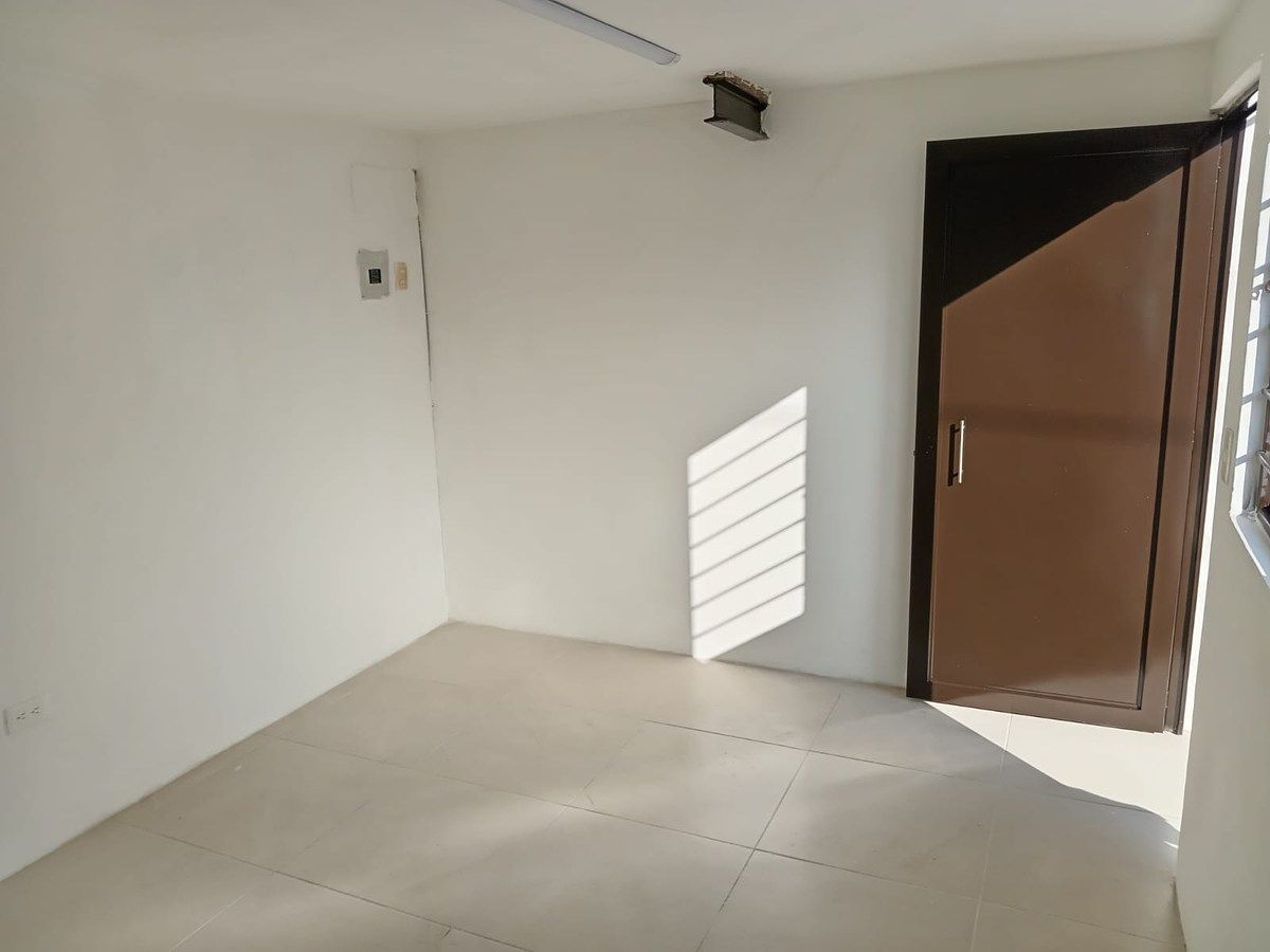 Office in Jardines de San Manuel, Puebla, photo 3 of 7