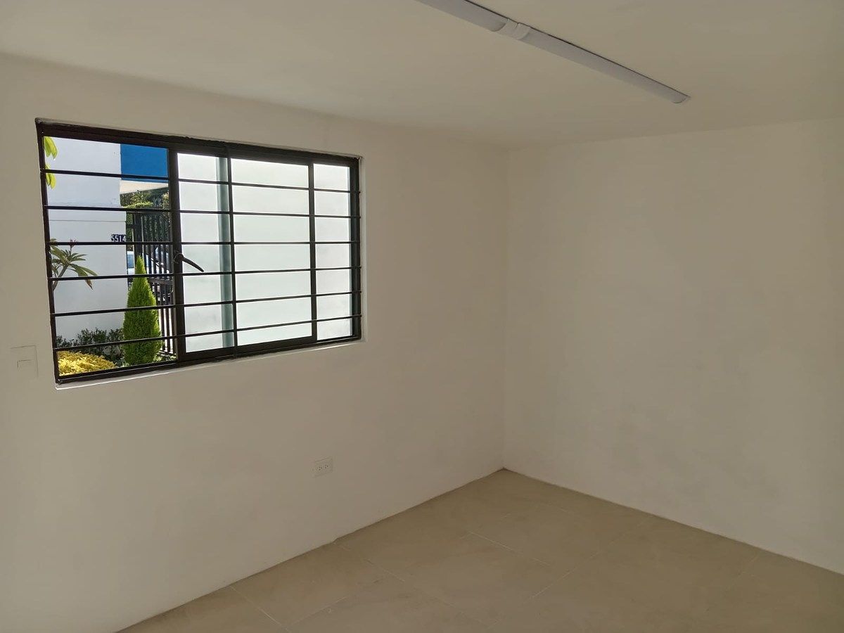 Office in Jardines de San Manuel, Puebla, photo 4 of 7