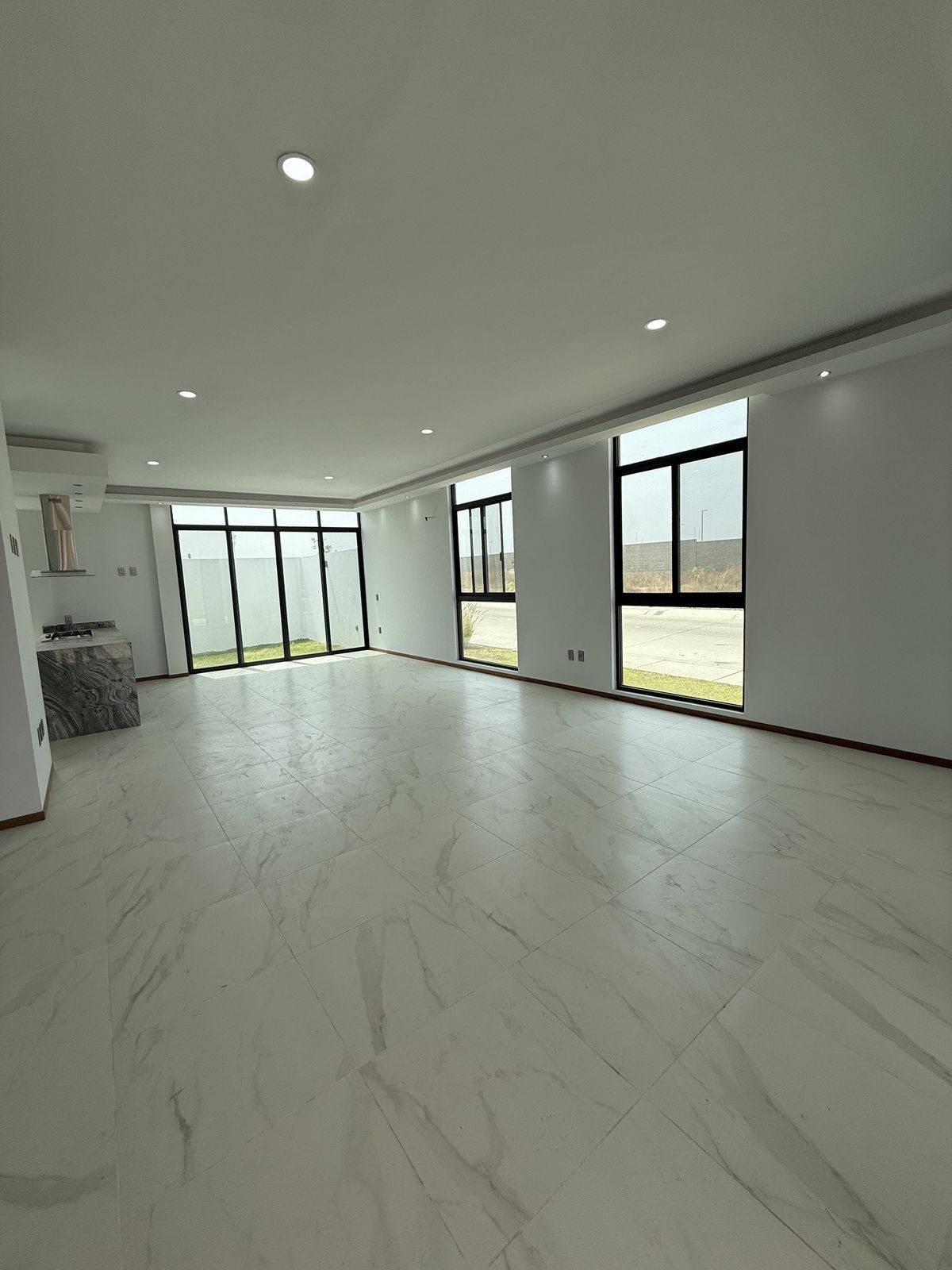 4 of 31: Sala
Comedor