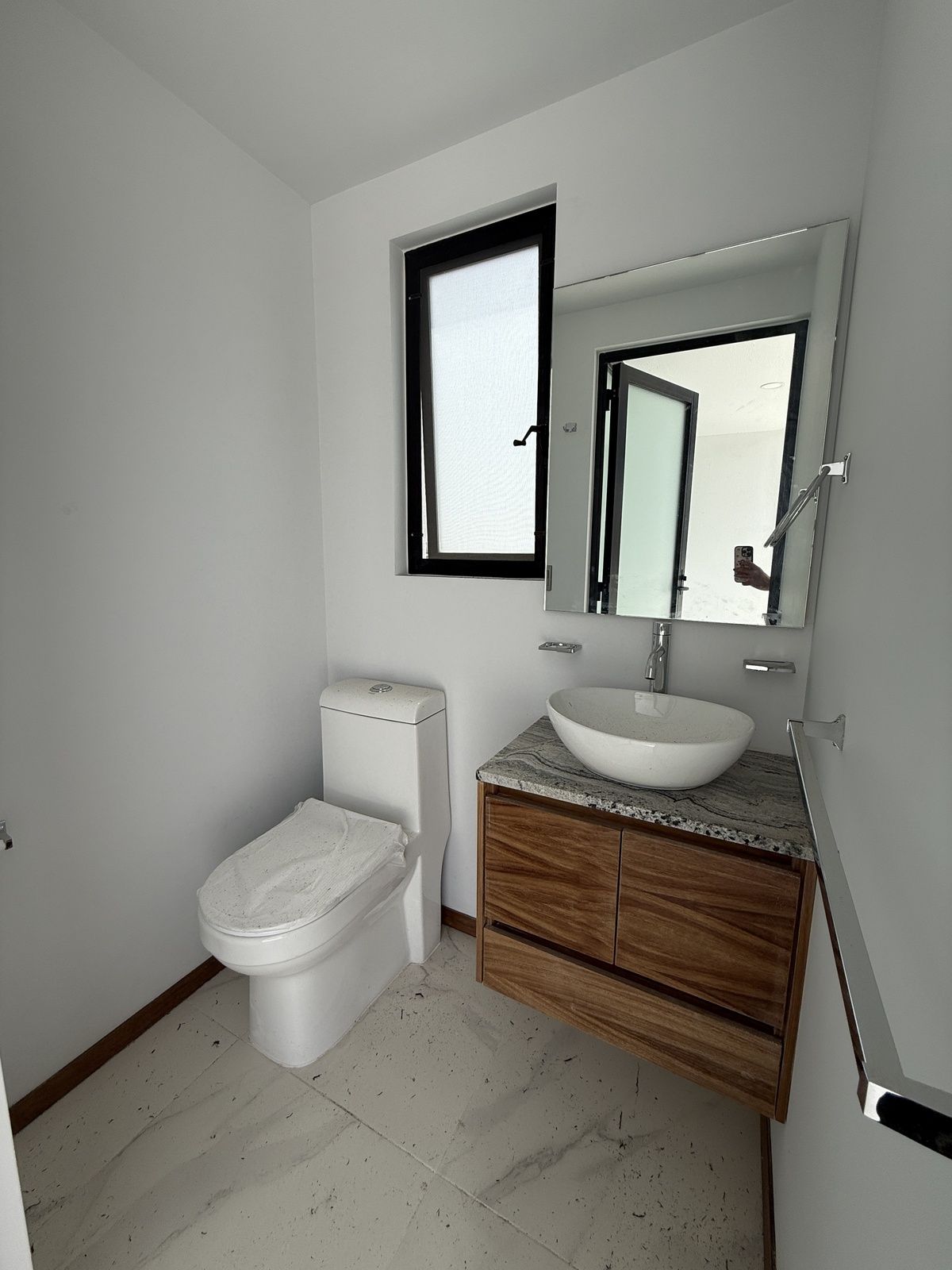 27 of 31: Baño del roof