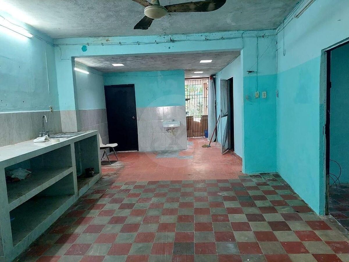 Venta de Casa para remodelar en el Centro de 3 Habitaciones - foto 3