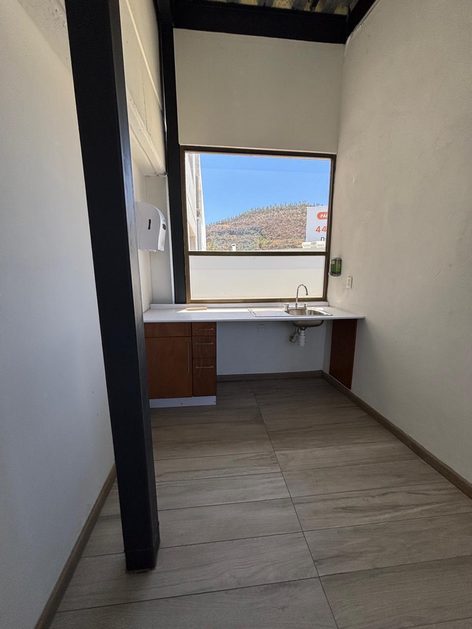 4 de 13: Cocina (área común)