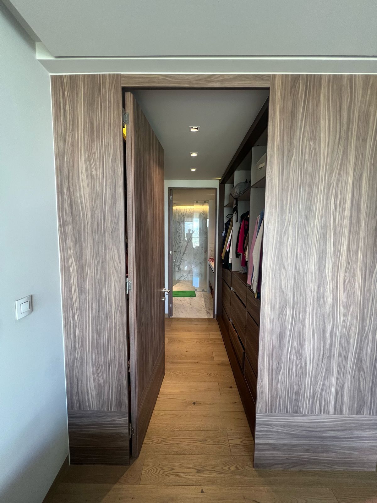5 de 12: Vestidor