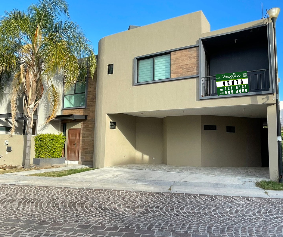 Casa en Venta con Acceso Directo a Amenidades, en Cumbres del Lago, Juriquilla