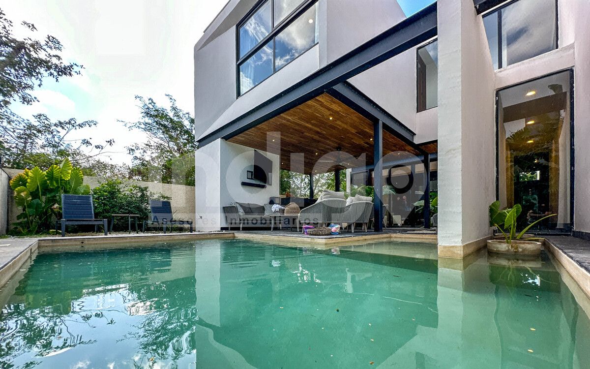 Casa en Venta en Mérida en Privada Compostela, Zona Country Club