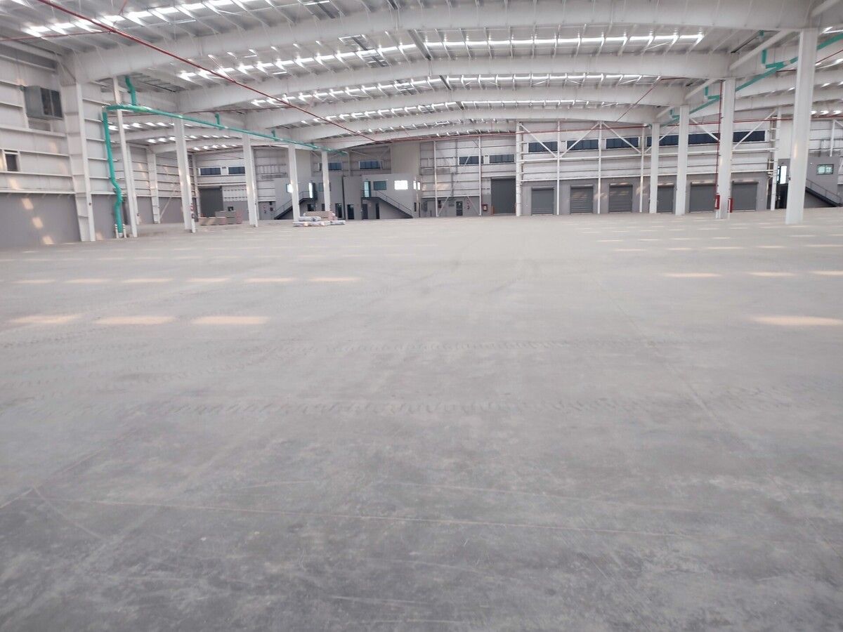 1 of 13: vista general nave industrial