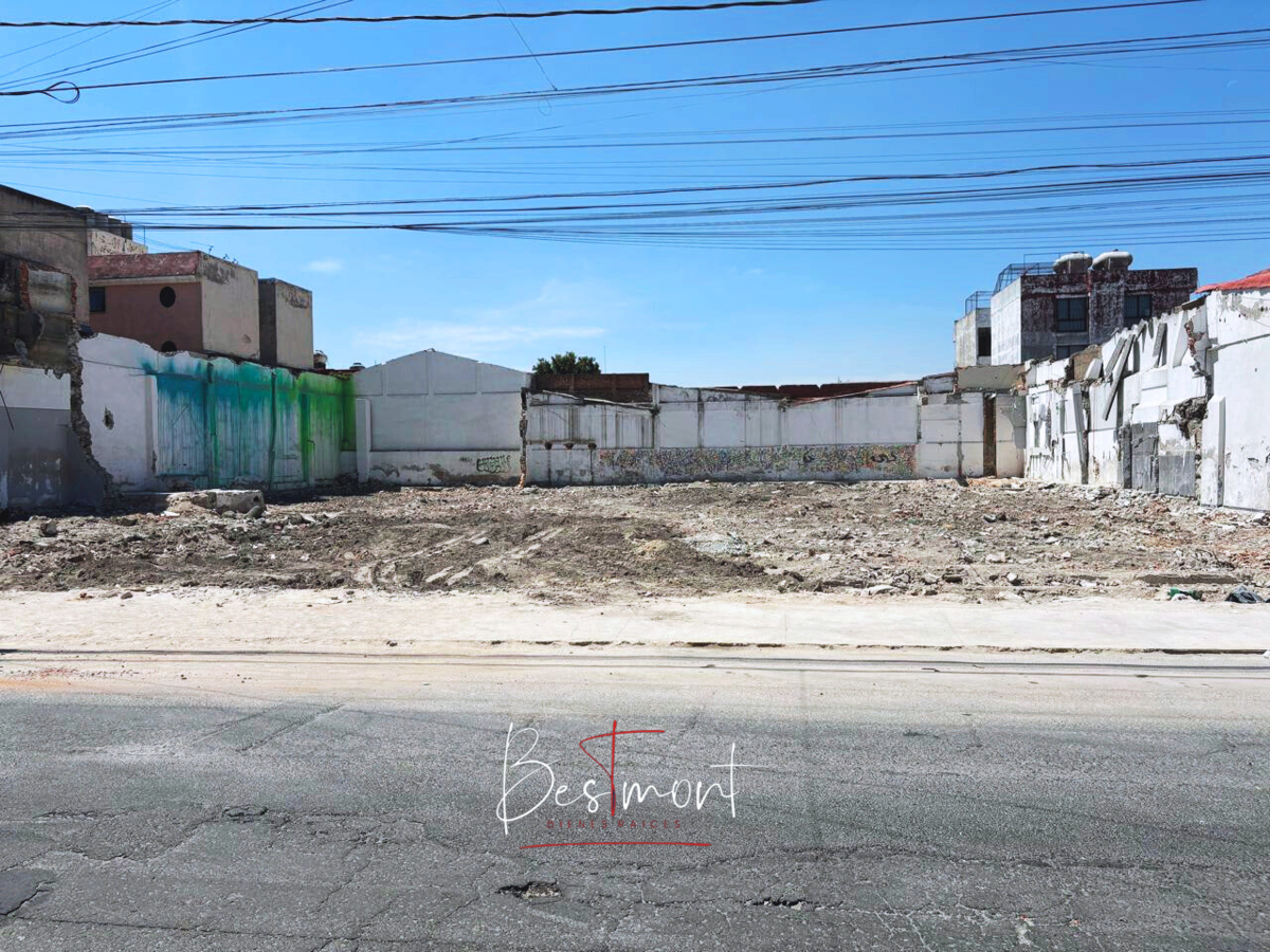 1 de 5: Fachada terreno