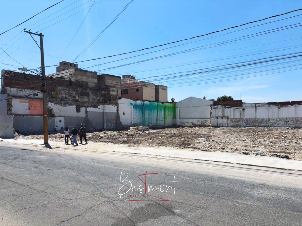 2 de 5: Vista de terreno