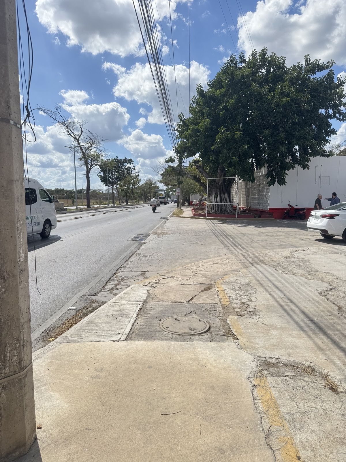 Terreno con construcción en Avenida Principal Aeropuerto Mérida Yucatan - foto 4