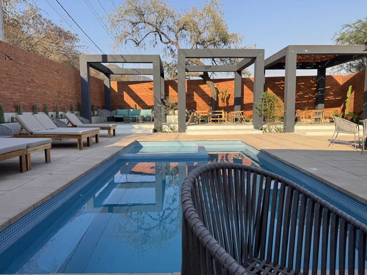 23 of 36: Casa club equipada