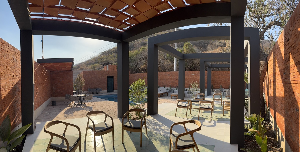 9 of 36: Casa club equipada