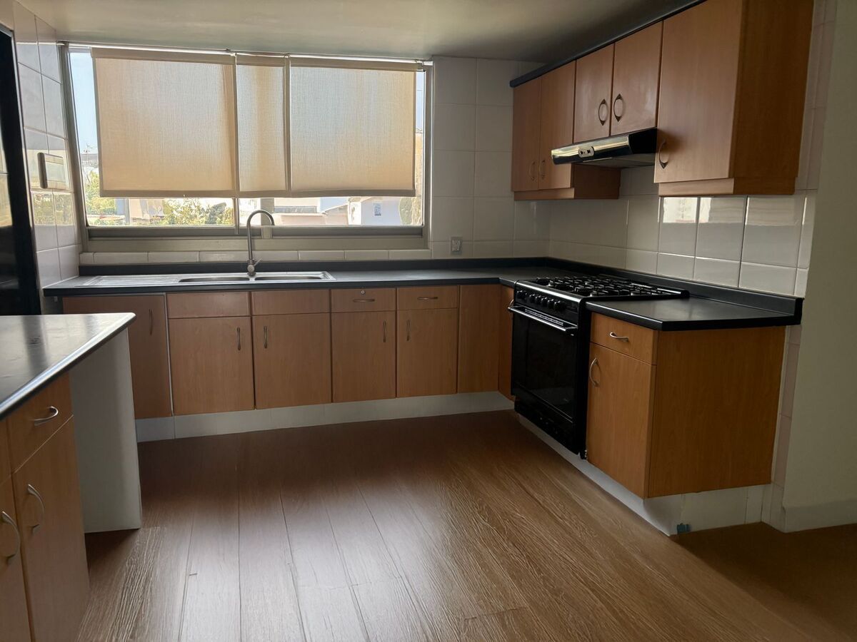 3 of 19: COCINA