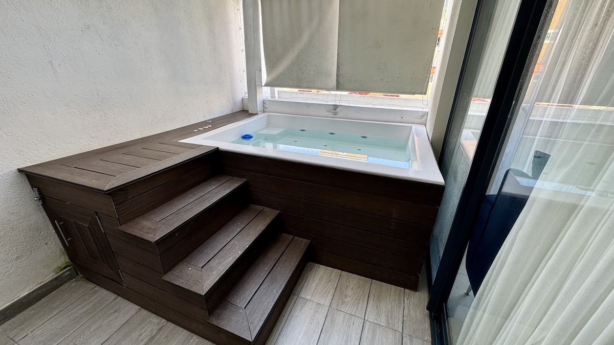 5 de 18: Jacuzzi propio