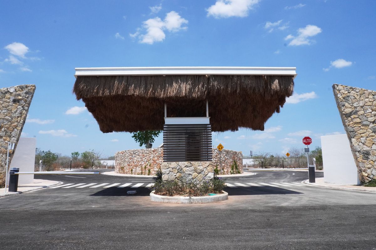 42 de 50: Casa club