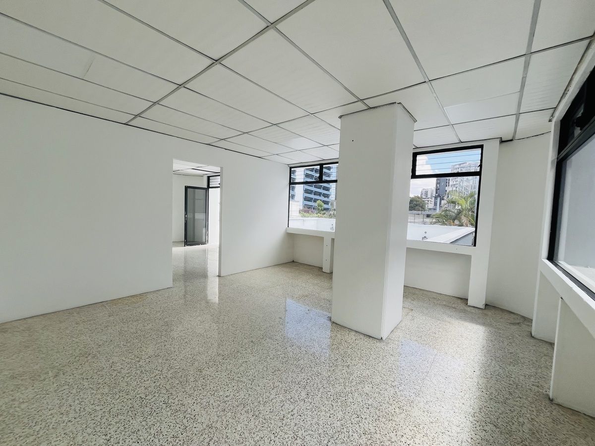Zona 4 Torre 6-42, Oficina en Renta con Terraza. - Image 2