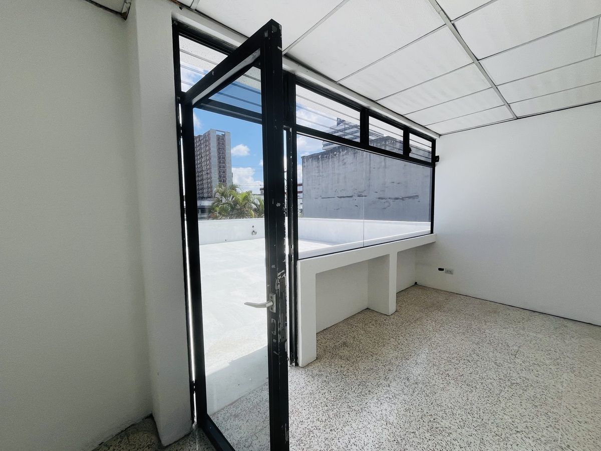 Zona 4 Torre 6-42, Oficina en Renta con Terraza. - Image 4