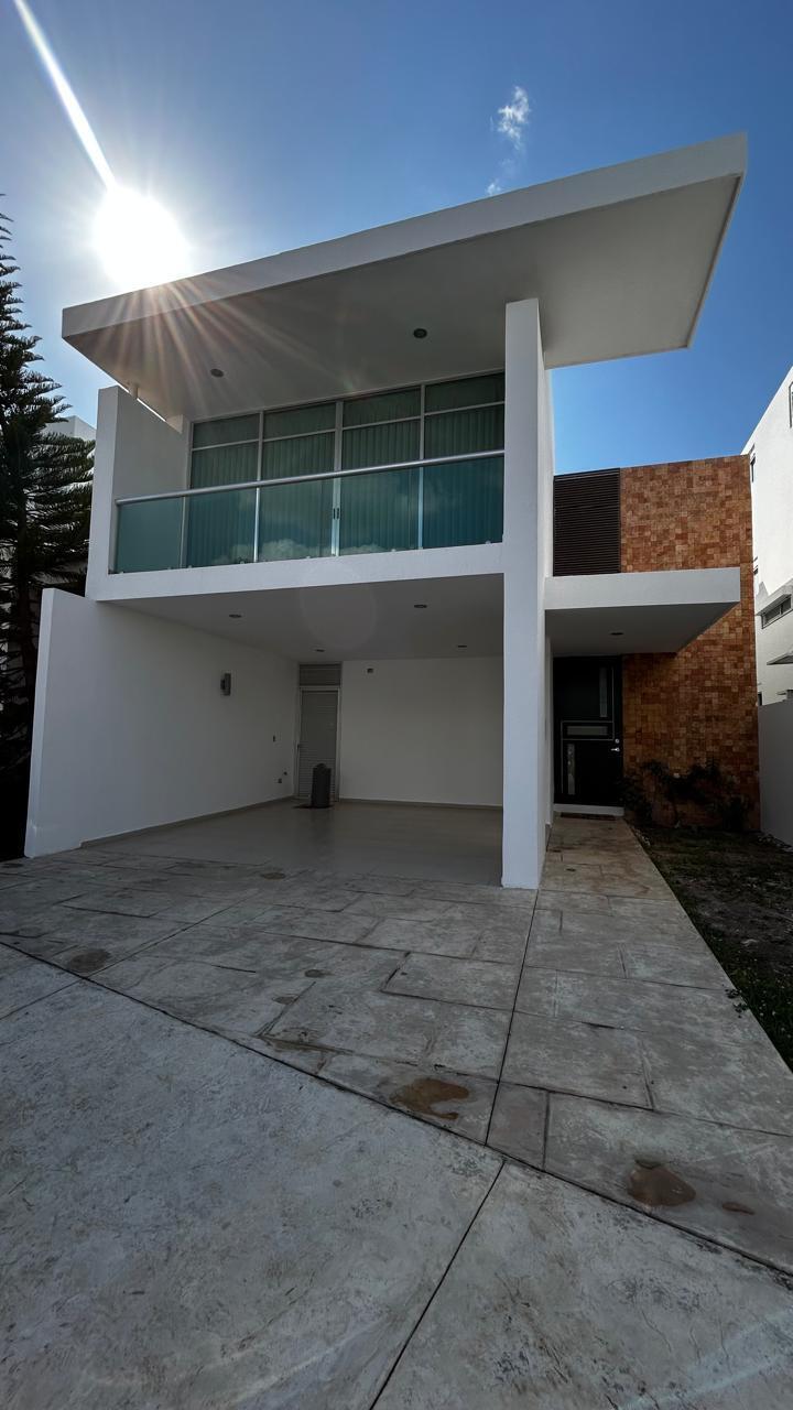 1 de 13: Fachada