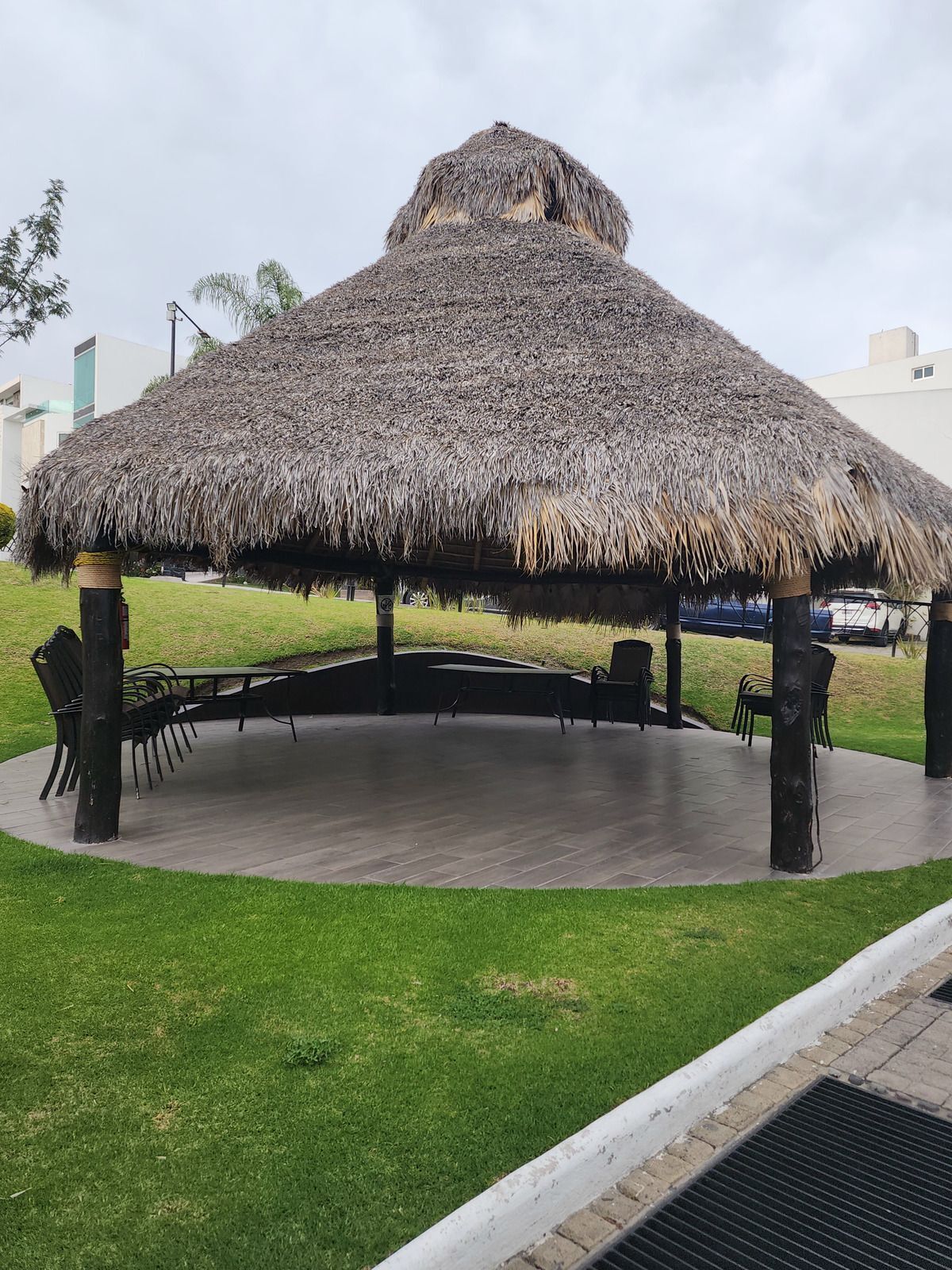 25 of 25: Palapa área Común