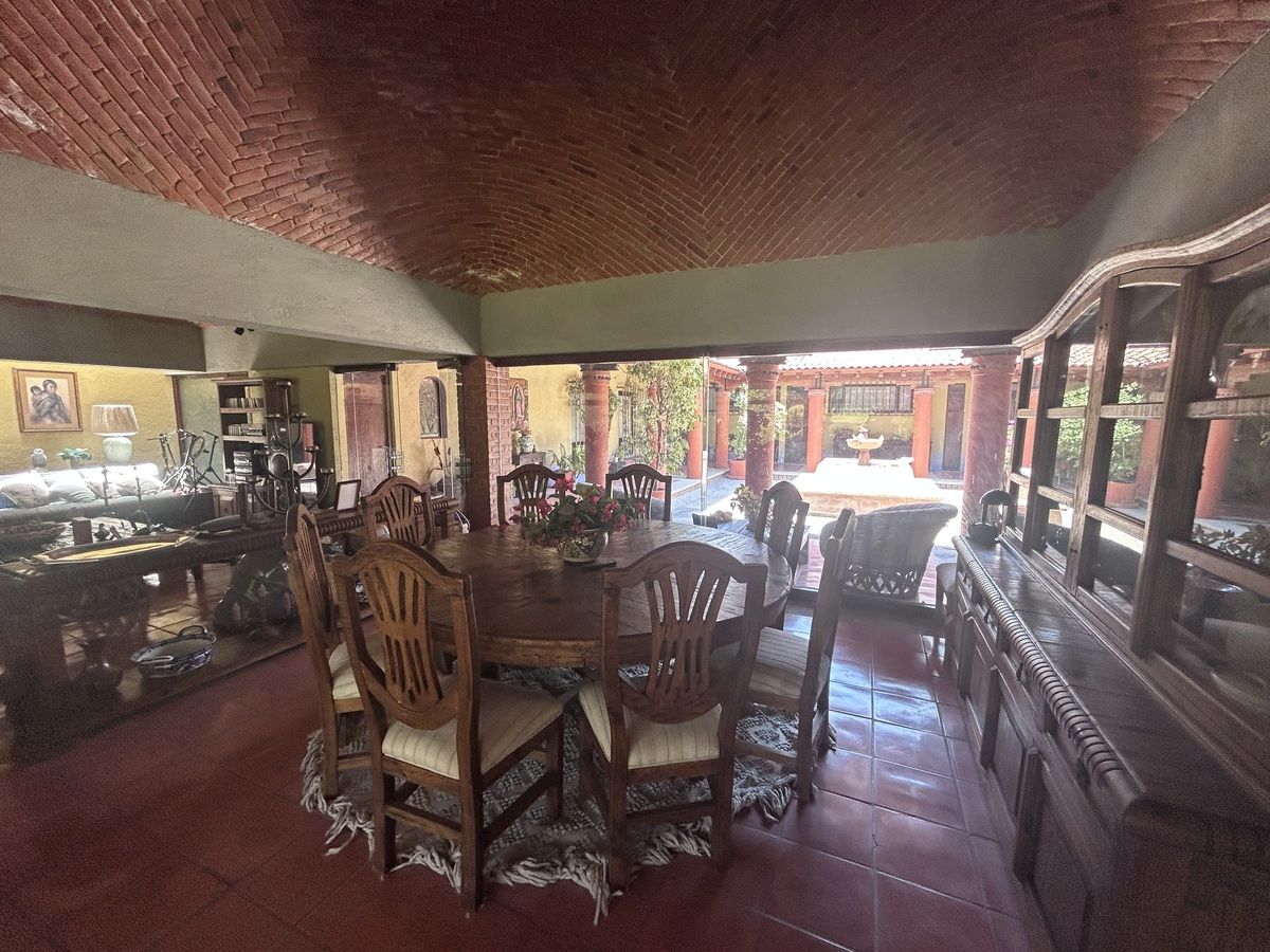 15 de 22: Comedor con vista al jardín y terraza