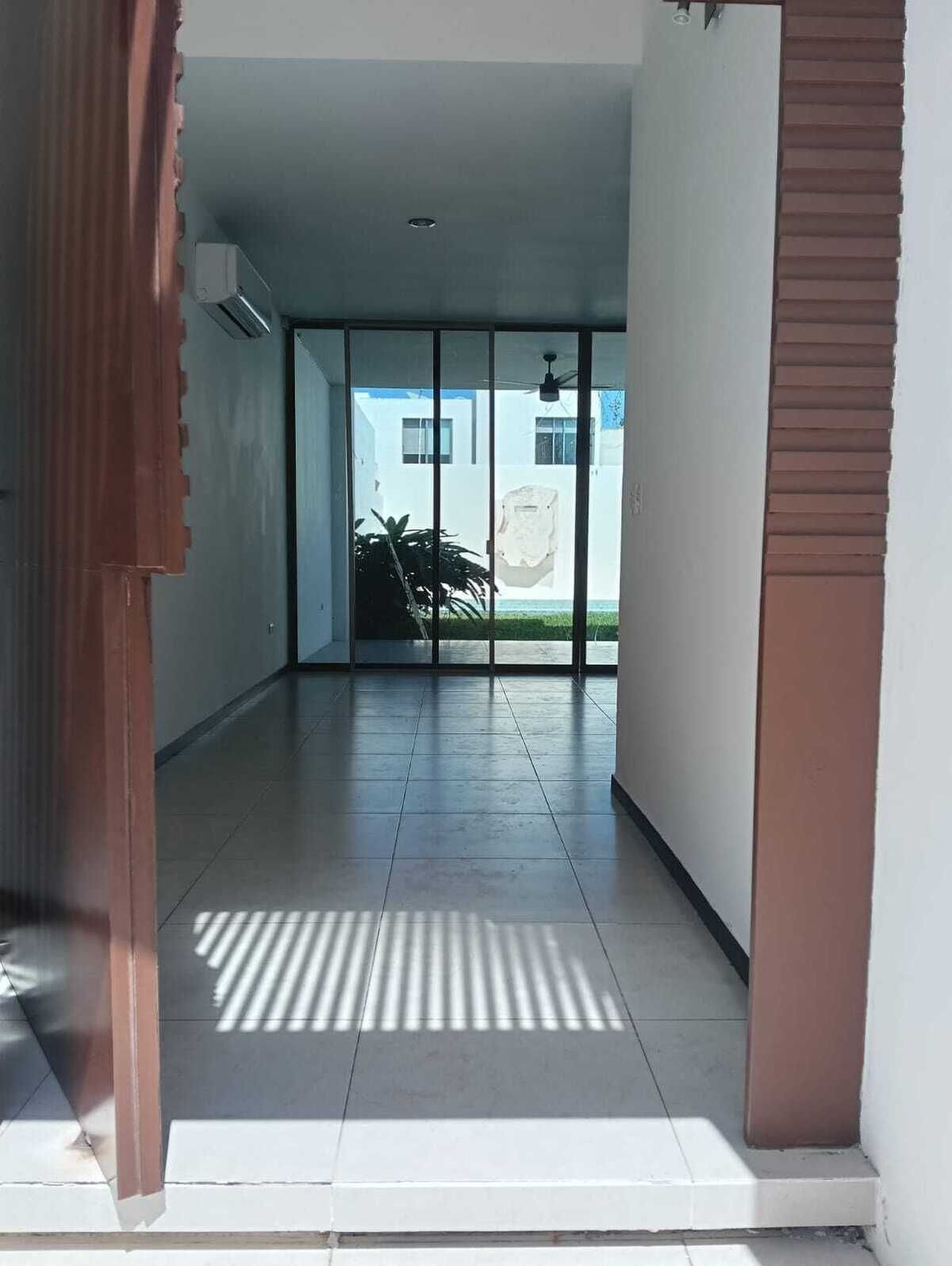 Acceso sala, foto 18 de 19