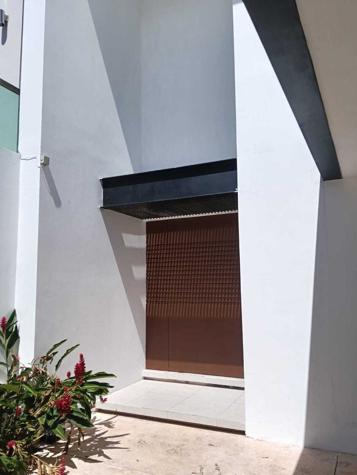 Puerta principal, foto 19 de 19