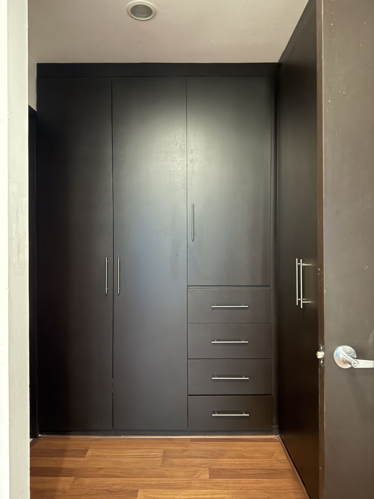 20 of 32: CLOSET