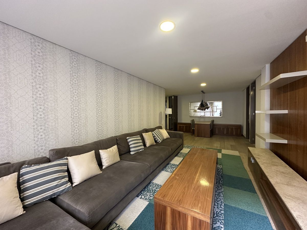 12 de 32: Family room