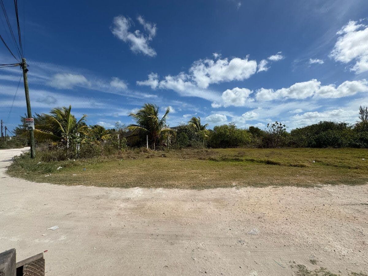 Se Vende Terreno Comercial en Esquina Chicxulub Puerto