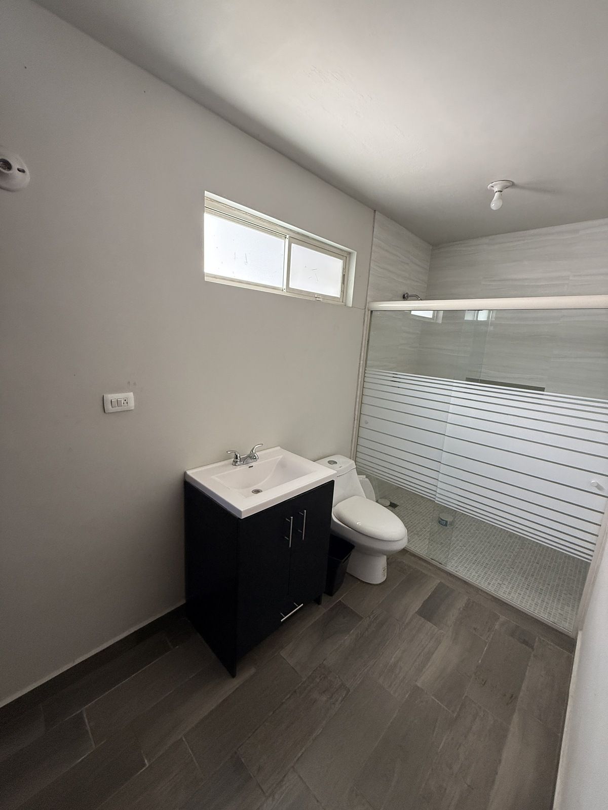 4 de 34: Baño completo de recámara 1