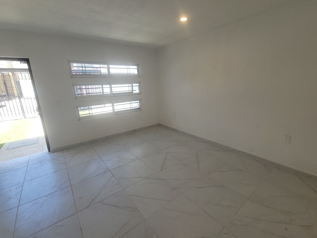 3 of 14: SALA COMEDOR