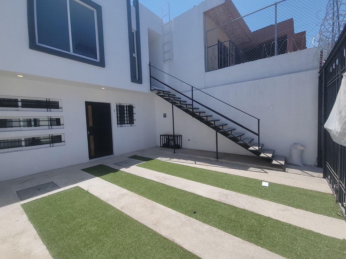 2 of 14: COCHERA 1 AUTO