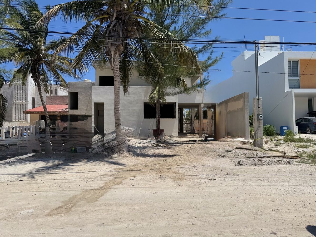4 of 17: Avance de obra fachada (calle)