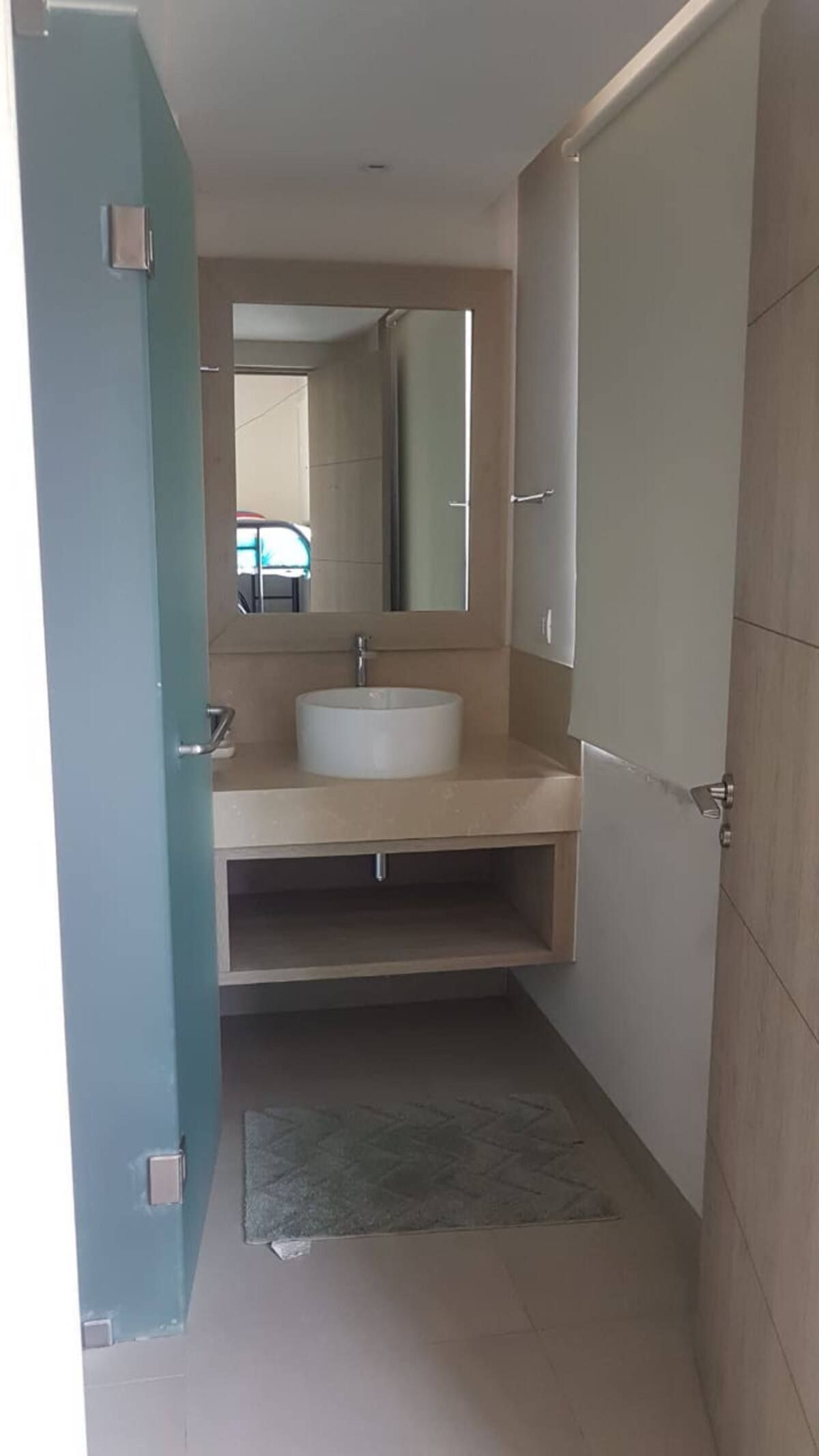 7 de 17: Baño, Segunda Habitación