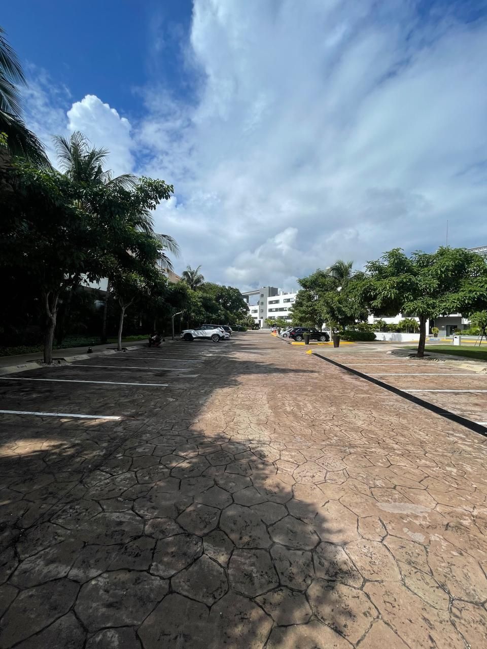 14 de 17: Estacionamientos