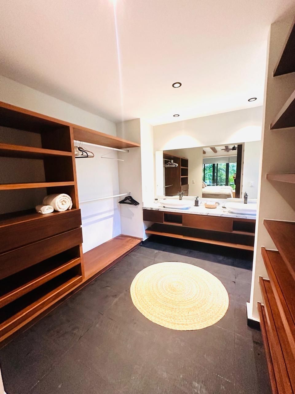 5 de 33: Walk in closet
