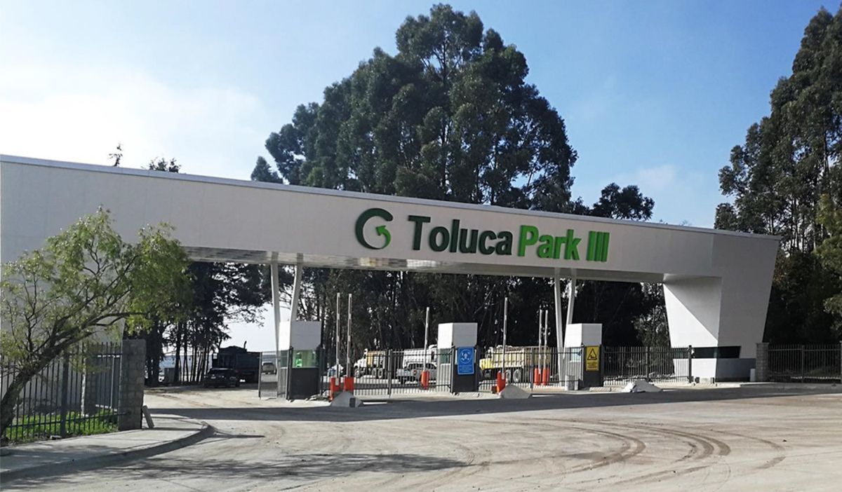 COMMERCIAL LAND FOR SALE ACROSS FROM PLAZA ANTEA, QUERÉTARO - foto 4