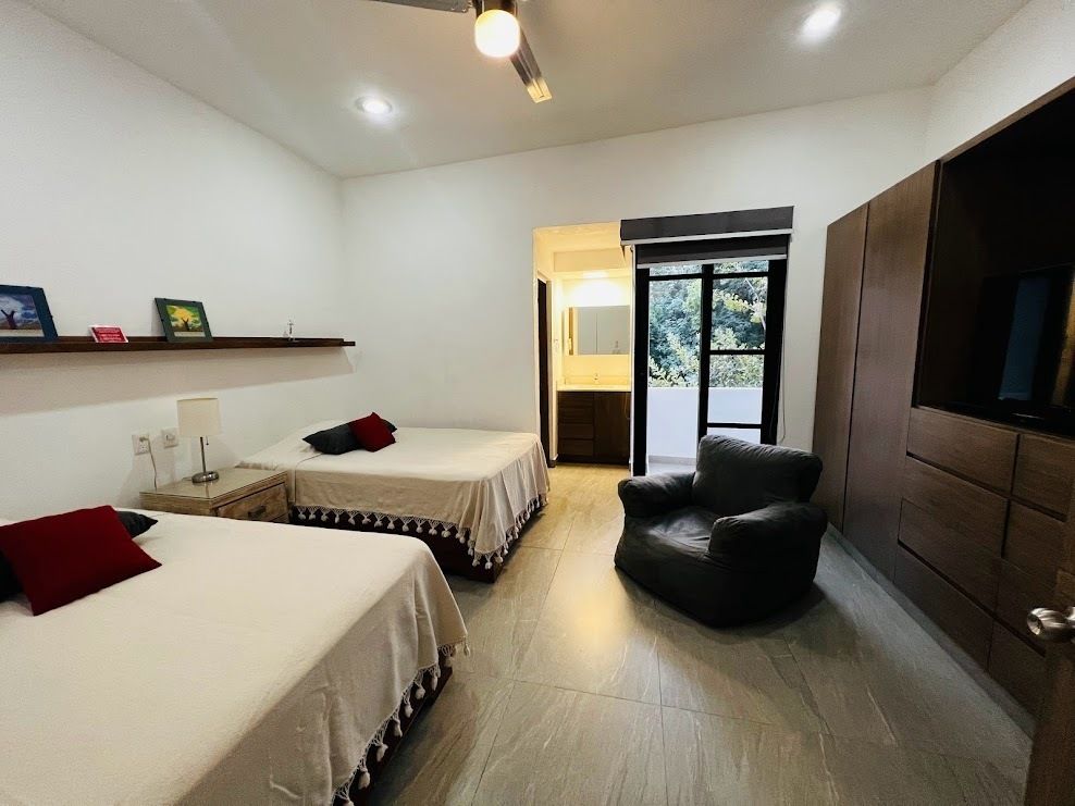2 de 8: Recamara con baño completo