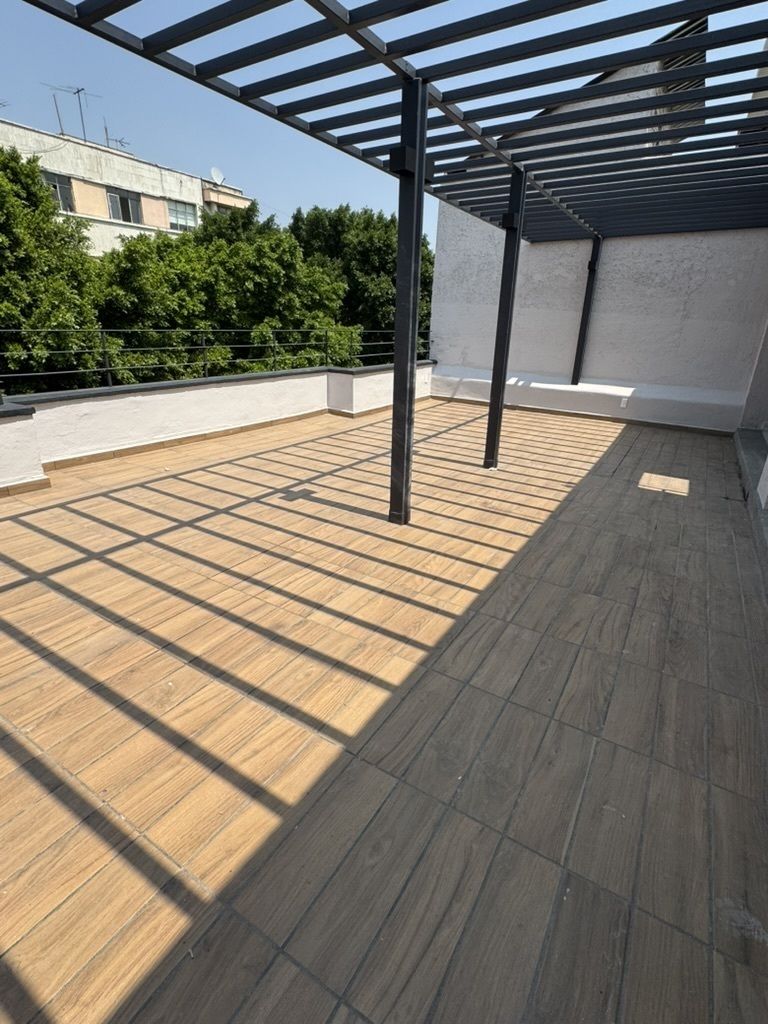 5 of 24: ROOF GARDEN