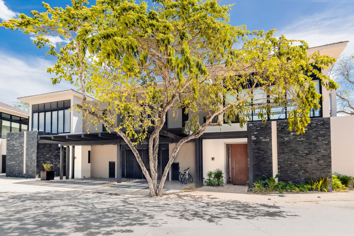 Venta Casa amueblada en Yucatan Country Club