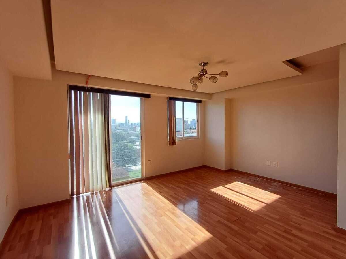 5 of 14: Habitación