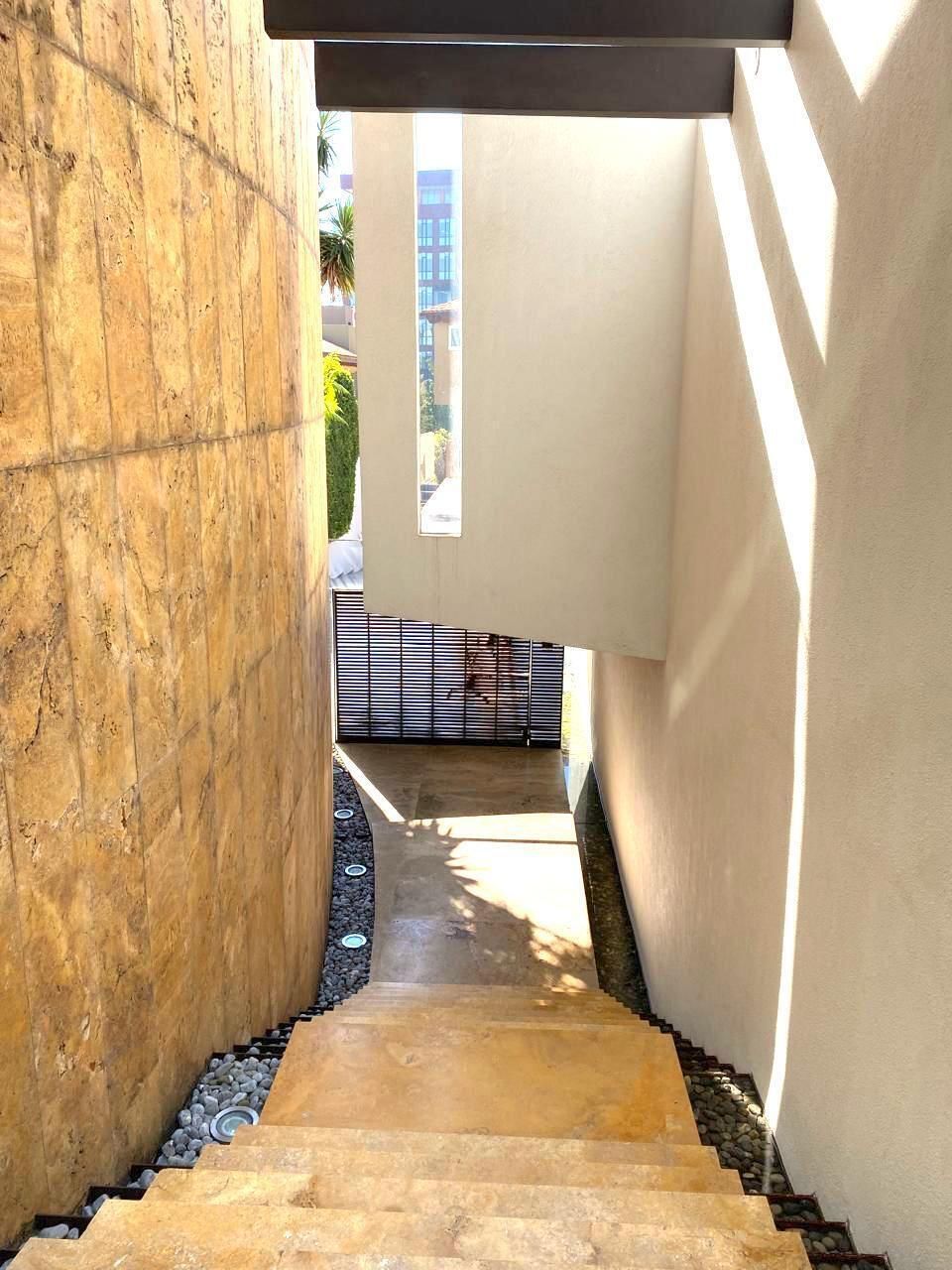 5 de 29: escaleras entreda