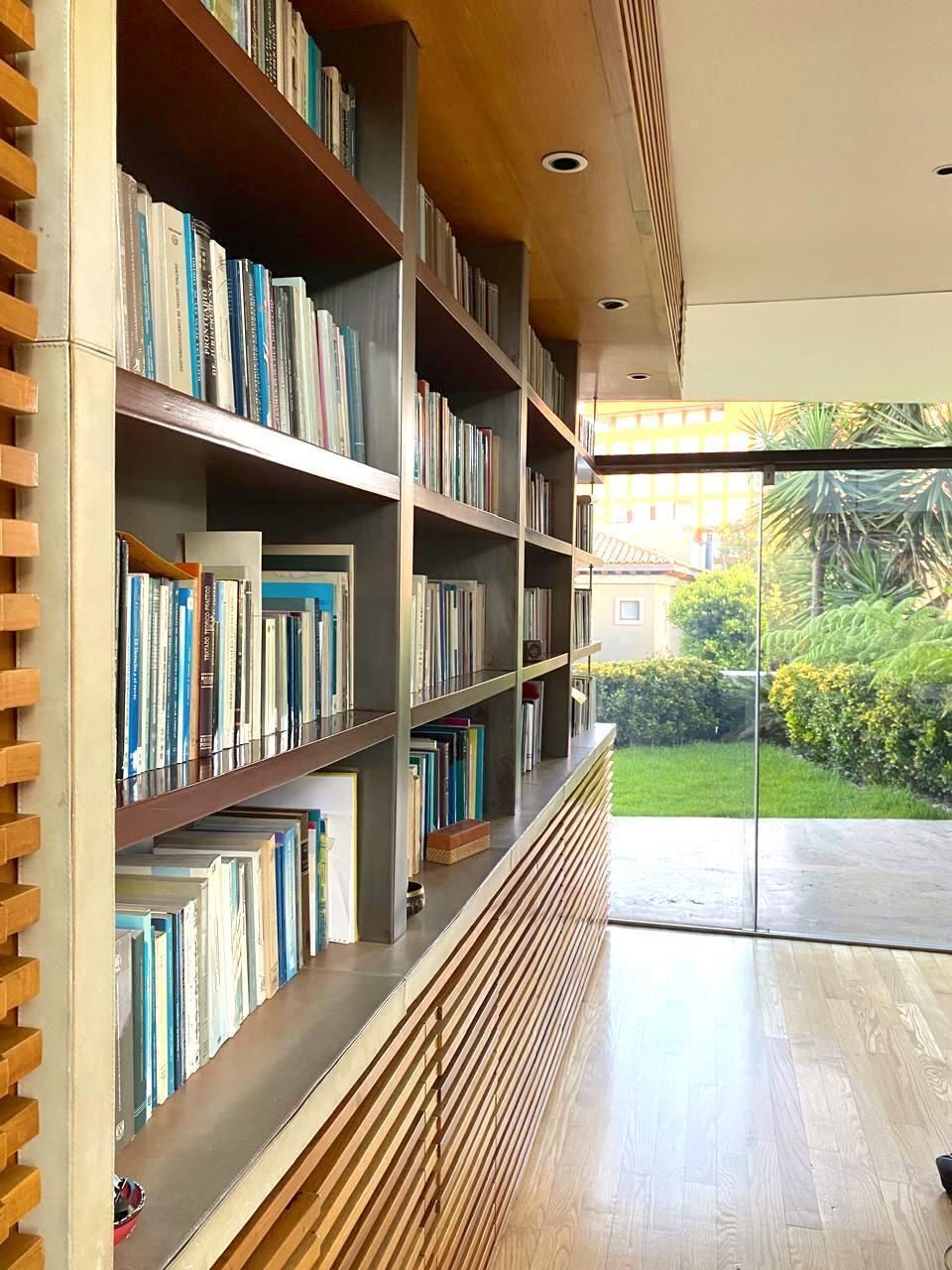 17 de 29: estudio/biblioteca