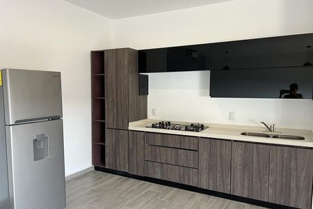 EB-SU1303