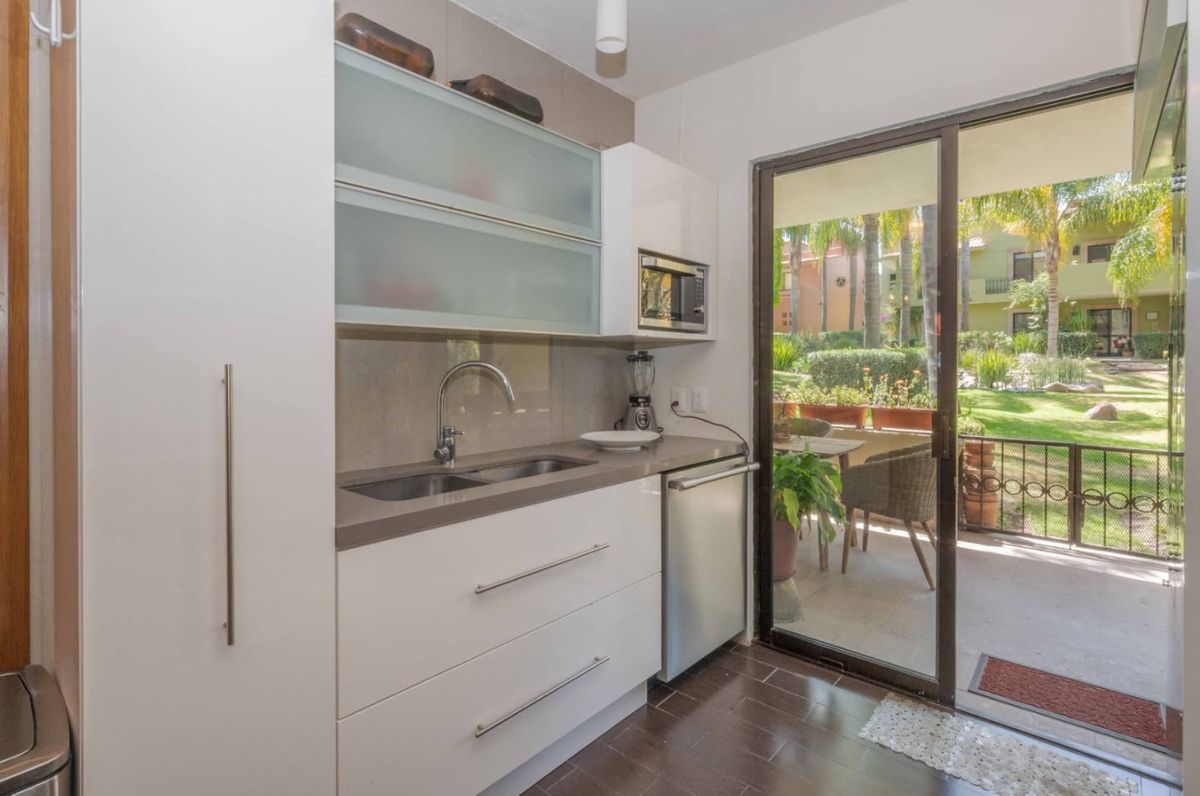 1 de 17: COCINA INTEGRAL CON VISTA A LA TERRAZA